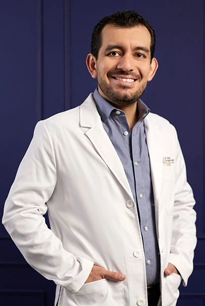 Dr. Michel Hernández Valadez Dr. Michel Hernández Valadez, Especialista en cirugía de cancer de colon en CDMX