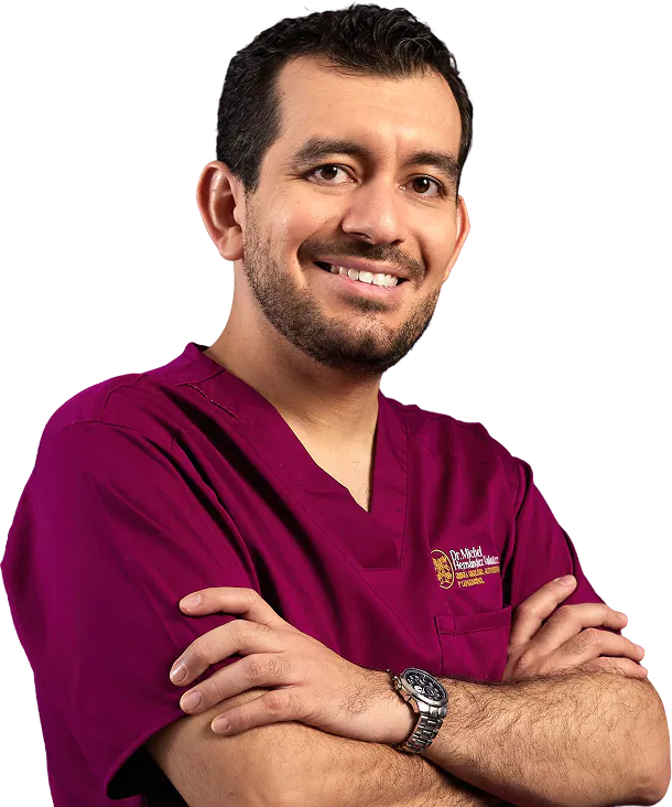 Dr. Michel Hernández, cirujano oncólogo especialista en cáncer de mama en CDMX